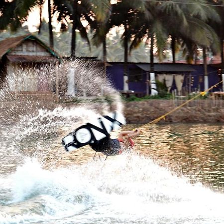 Wake Park Goa Hotel Арамбол Екстериор снимка