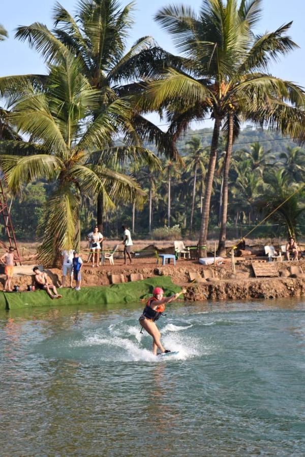 Wake Park Goa Hotel Арамбол Екстериор снимка