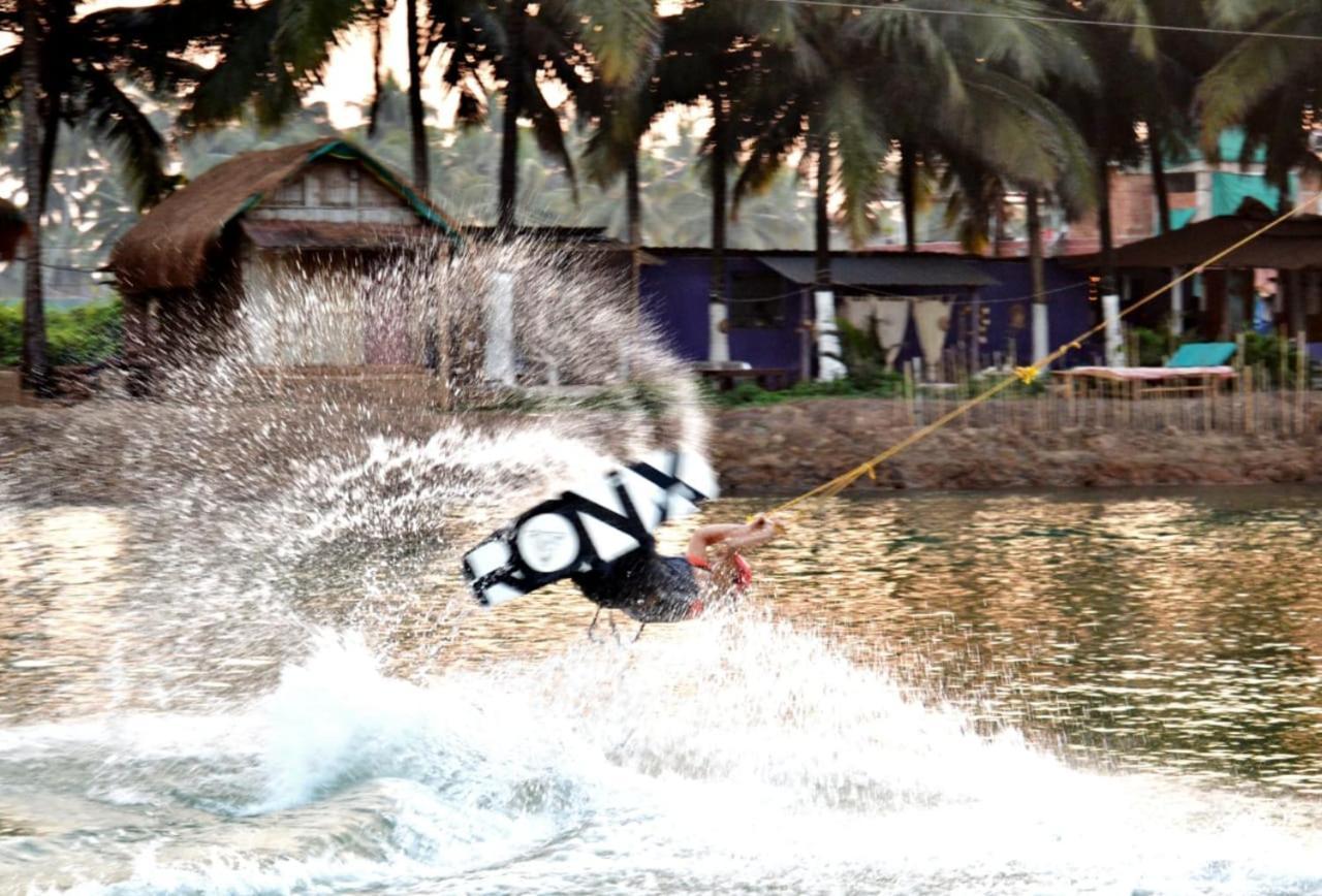 Wake Park Goa Hotel Арамбол Екстериор снимка